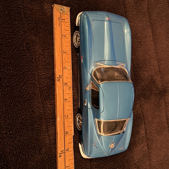 1965 all metal with rubber tires scale 1/18 - Picture 4 of 14